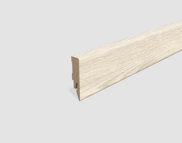 egger-sockelleiste-6cm-cubical-eiche-weiss-l626-2400-x-14-x-58-mm image 1