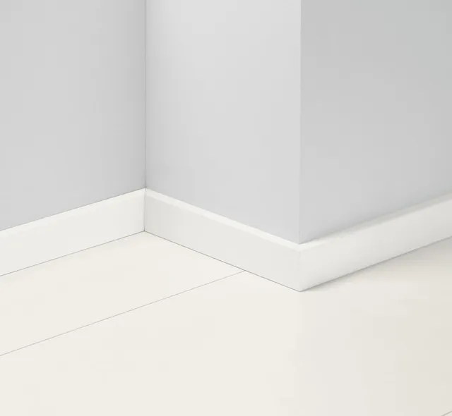 parador-sl-5-wf-dekor-sockelleiste-uni-wei-d002-9016-2200-x-16-x-50-mm image 1