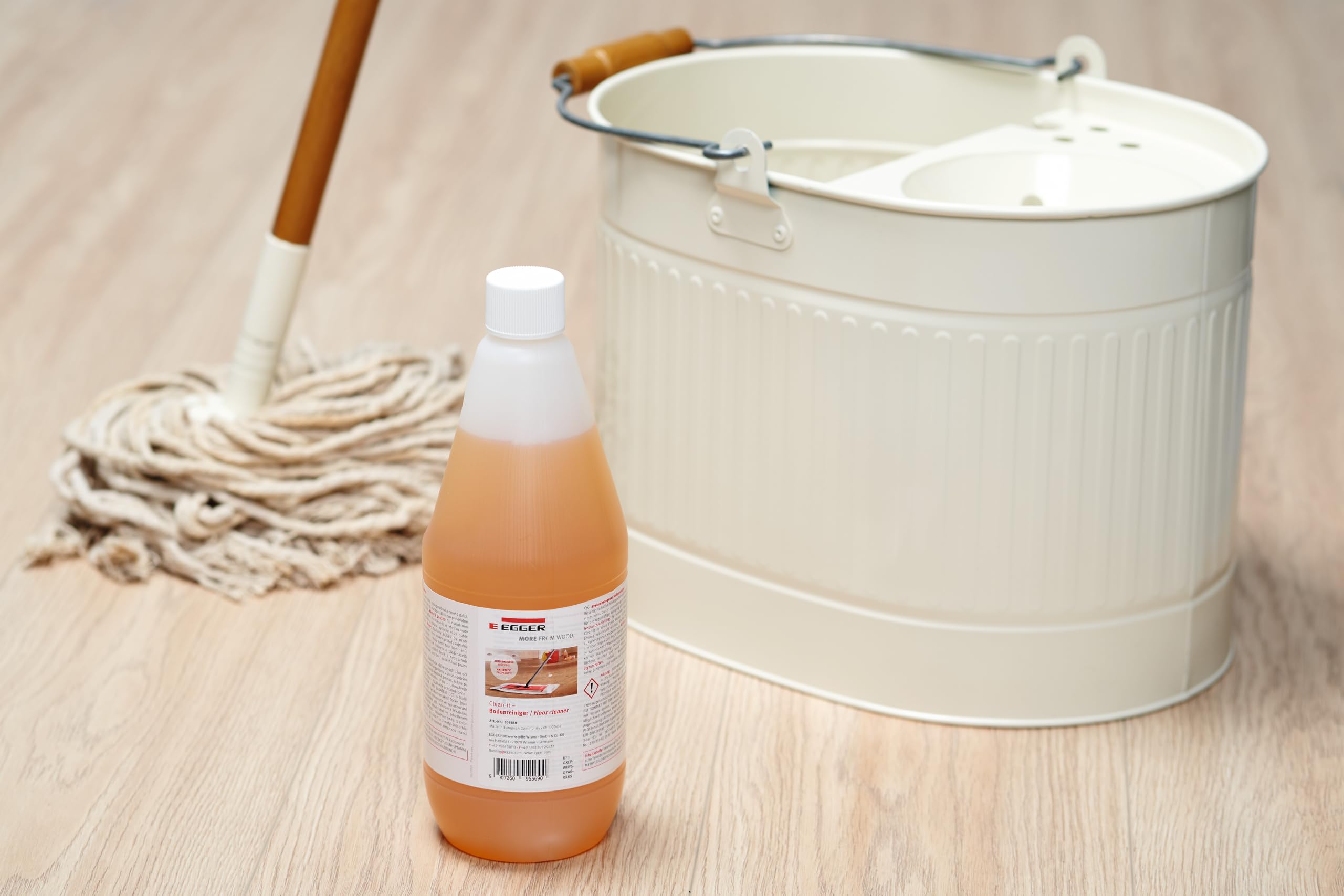egger-clean-it-laminatreiniger-konzentrat-1-liter-f-r-laminat-kork-und-designbod image 2