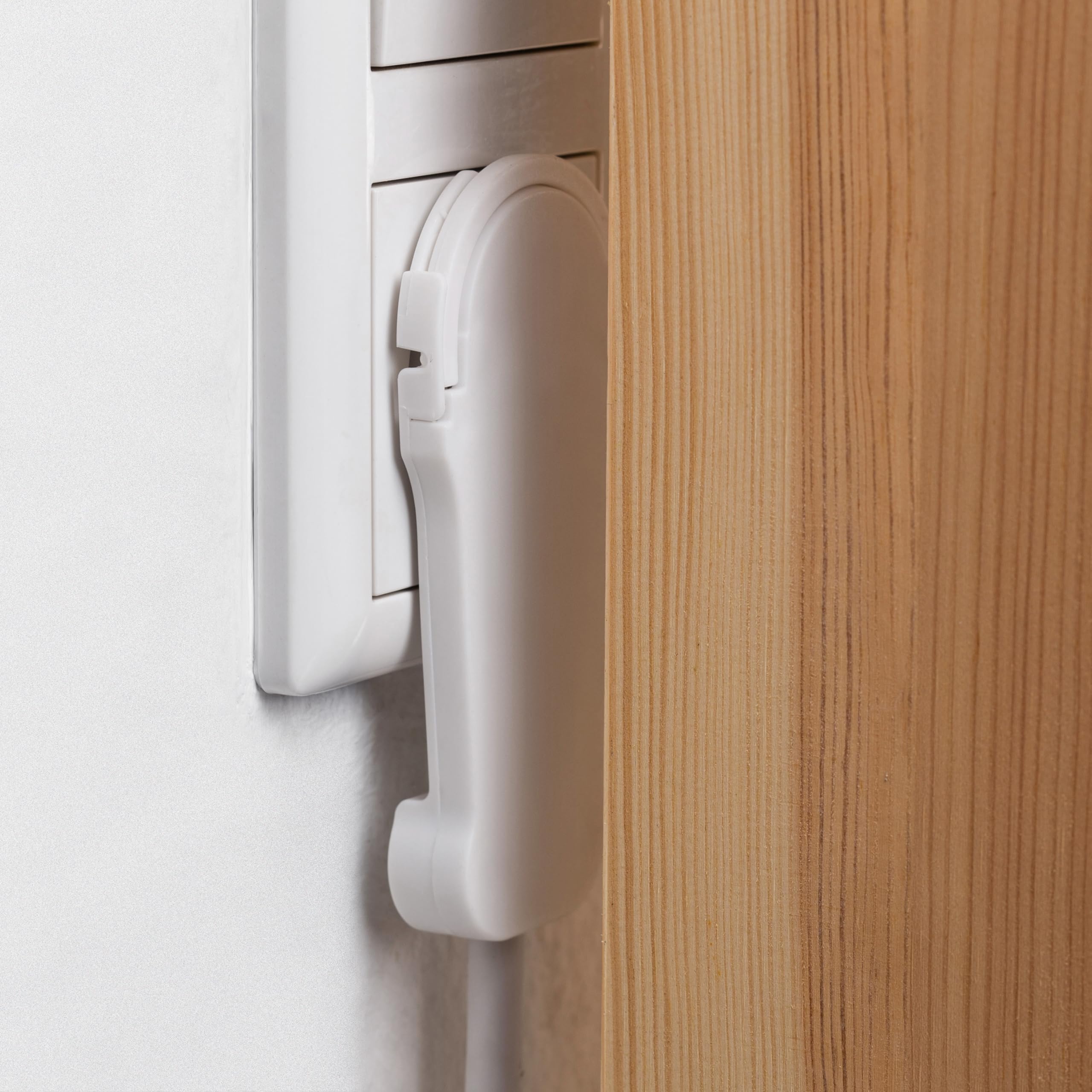 meister-steckdosenleiste-6-fach-extraflacher-stecker-2-m-wei image 4