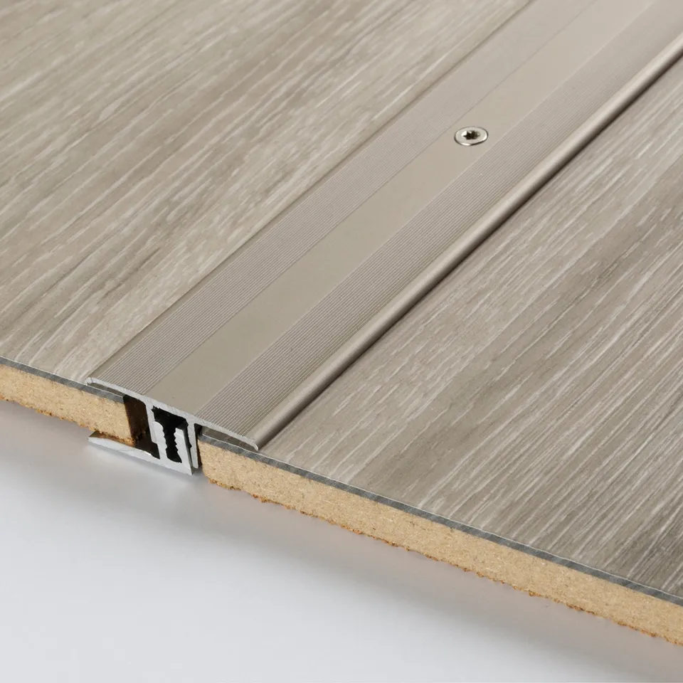 parador-bergangsprofil-aluminium-edelstahl-f-r-vinyl-laminat-7-15-mm image 1