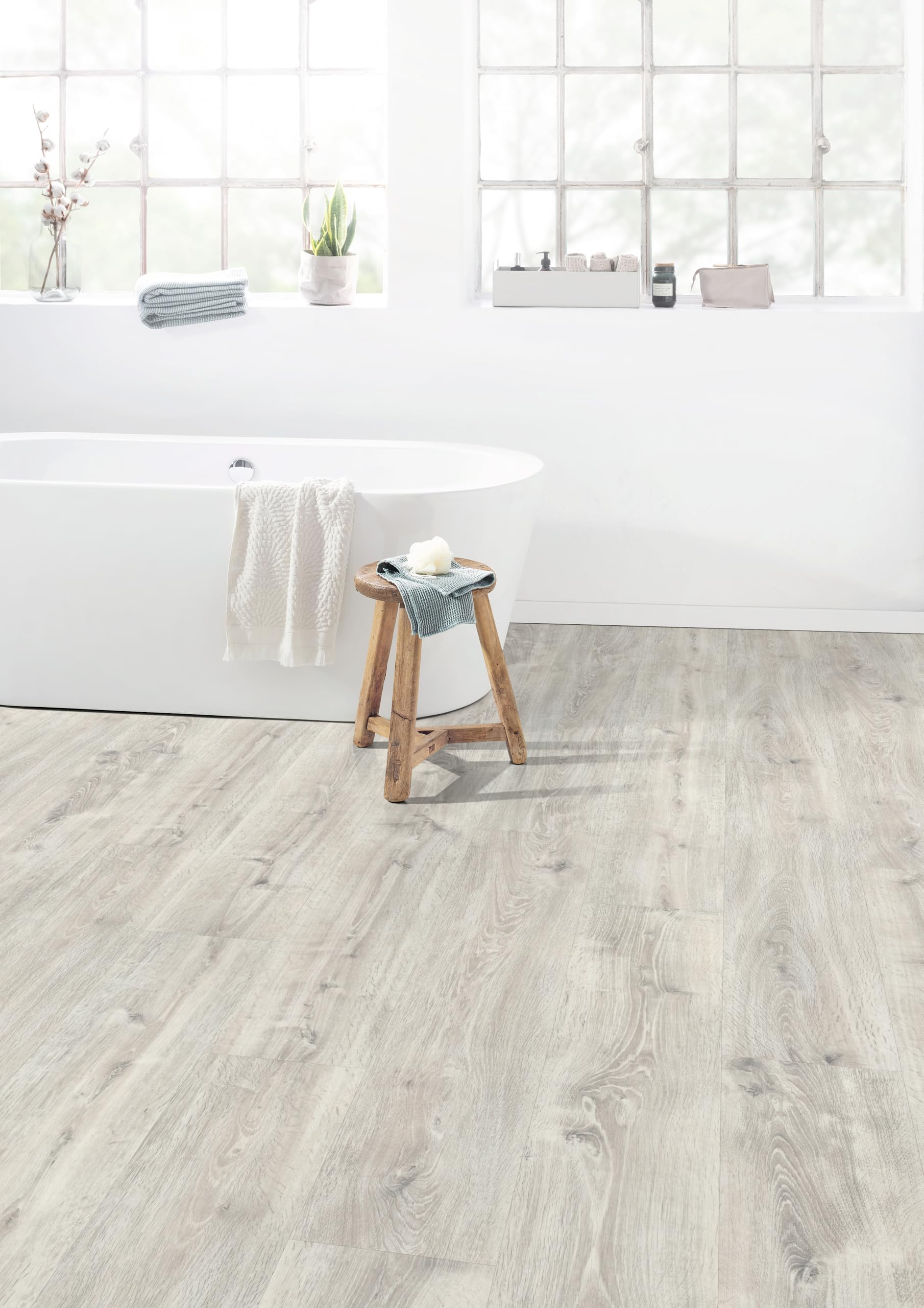 egger-aquadura-hybridboden-edf174-waltham-eiche-weiss-1292x246x7-5mm image 5