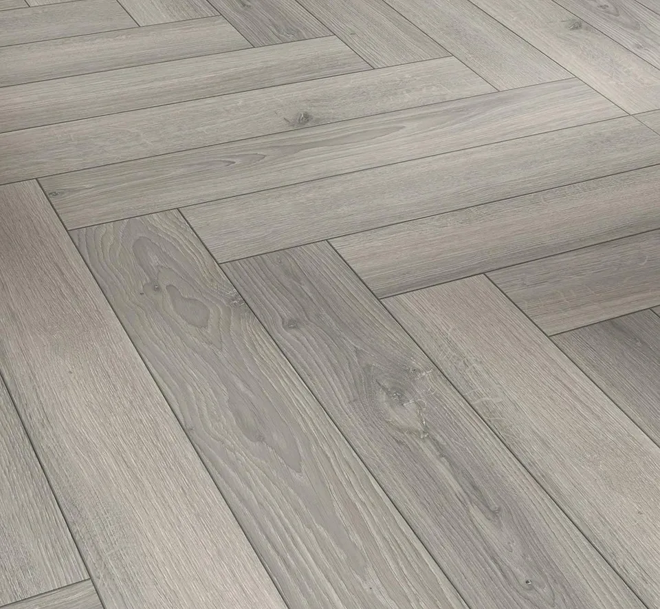 parador-laminat-trendtime-3-eiche-studioline-lichtgrau-fischgr-t image 1
